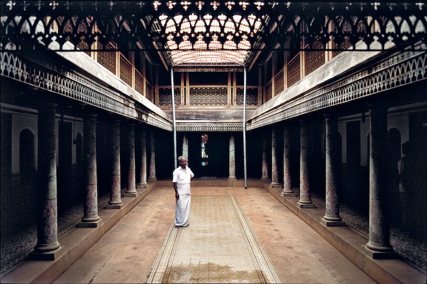 Chettiar vernacular houses, Chettinad, Tamil Nadu The rooms around the courtyard are connected by a covered peristyle